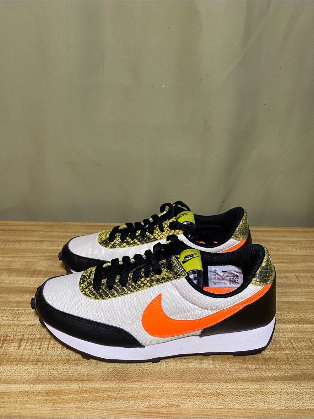 Nike Daybreak QS Black Total Orange Python SnakeSkin Print CQ7620-001  WMNS 6